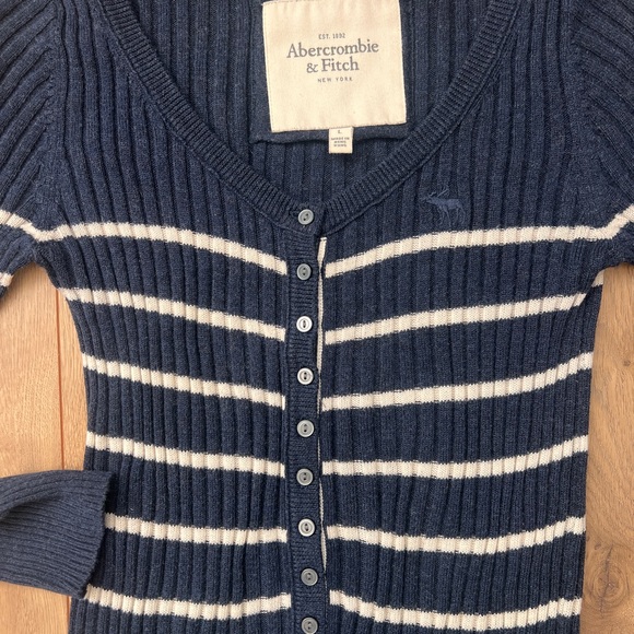 Abercrombie & Fitch Blue and White Striped Cardigan - Picture 1 of 4